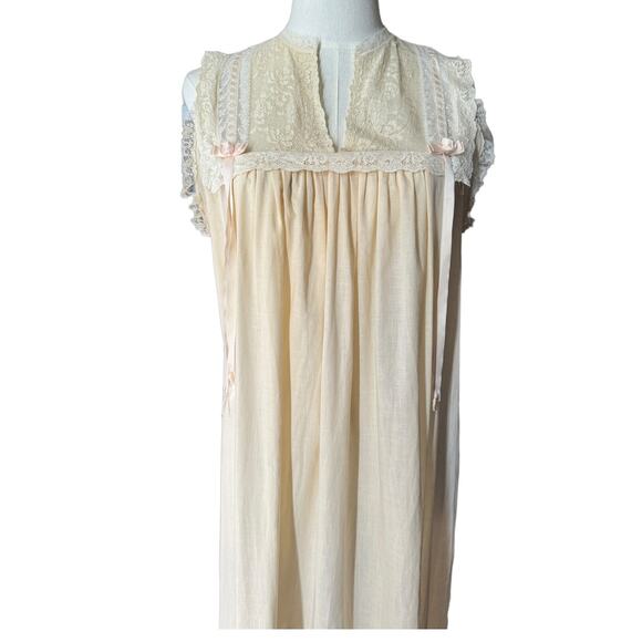 Vintage 50's Christian Dior cream & pink lace long nightgown size small - Picture 4 of 16